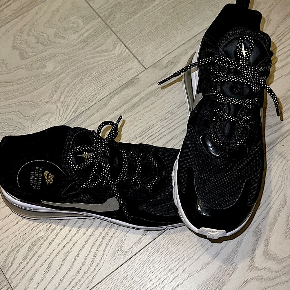 NIKE Air Max 270 react